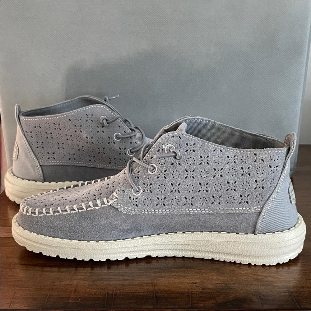 New - Hey Dude Women's Wendy Mid Suede Boho